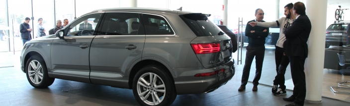 Álvaro Negredo descubre el nuevo Audi Q7 en Levante Wagen