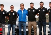 Los jugadores del Valencia CF ponen a prueba su habilidad de conducción de la mano de Levante Wagen.