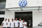 Los jugadores del Valencia CF han recogido sus vehículos Volkswagen en Levante Wagen.